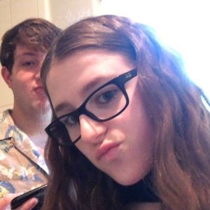 Meet your Posher, Suzanne